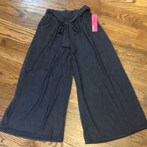 Gaucho Style Cropped Pants NWT Size Small